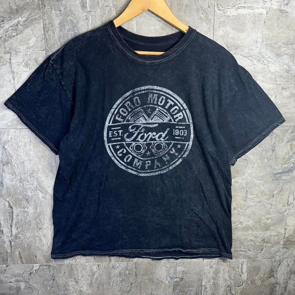 Black official, licensed Ford Motor Company tee Men's Large